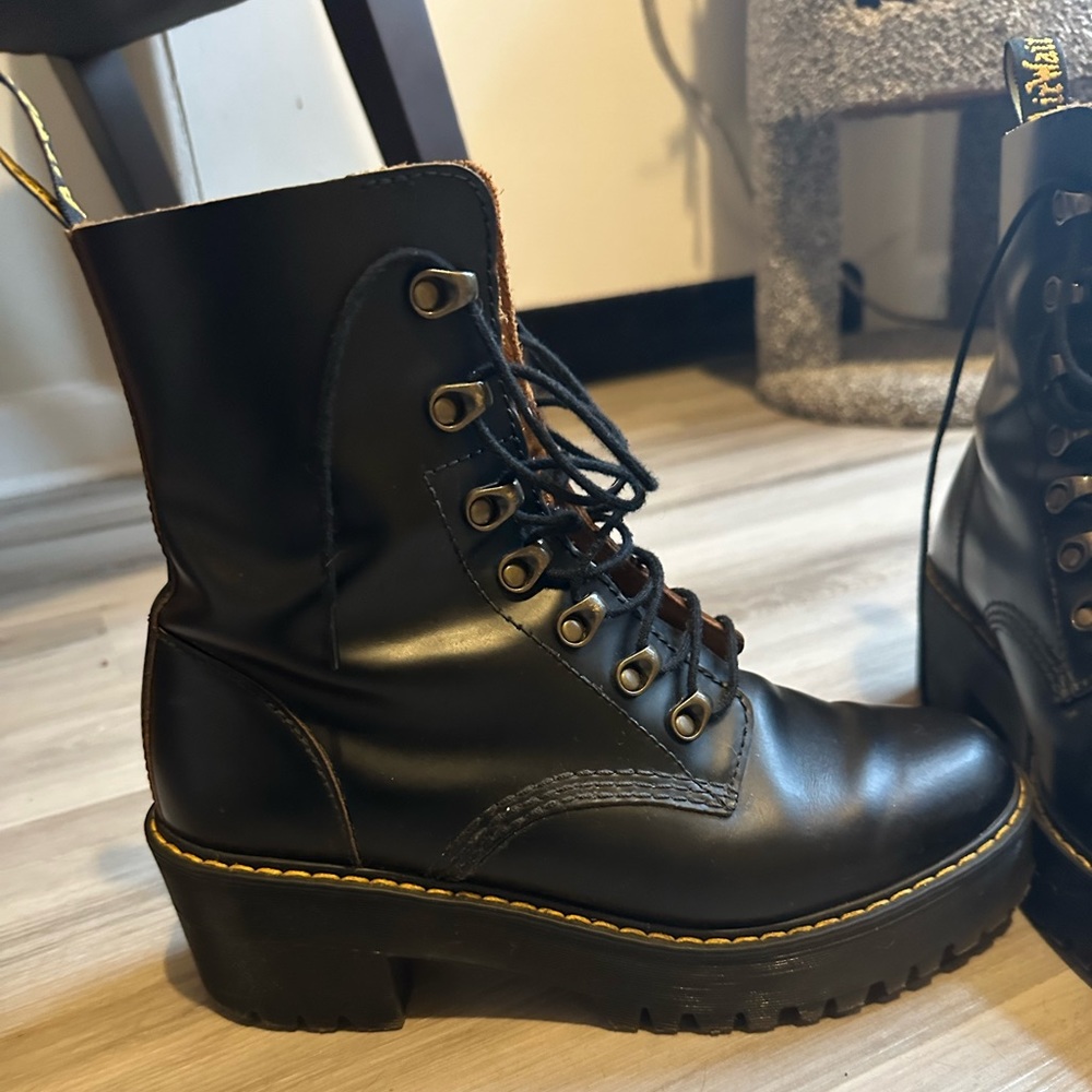 Leona Dr. Martens sz 9